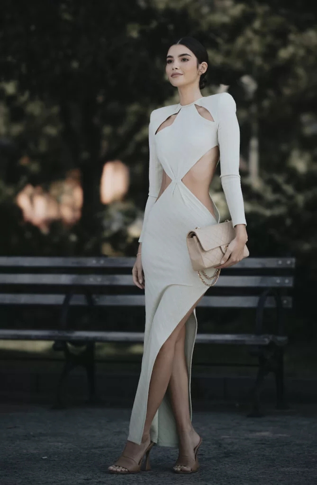 Váy đầm thiết kế ca rô đen trắng váy dài cúp ngực mẫu mới mùa hè 2023 đi