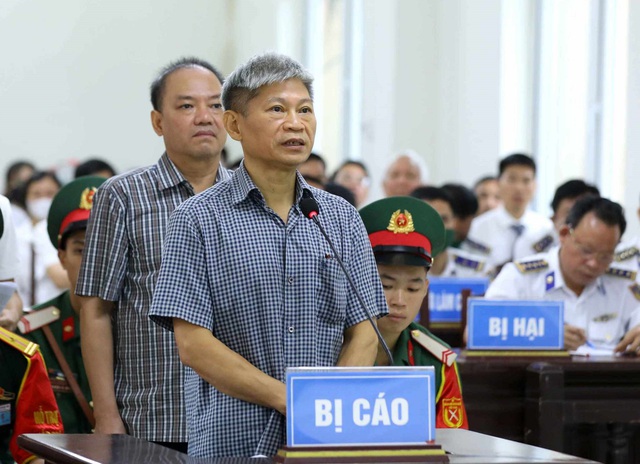 Hình ảnh 5 cựu tướng lĩnh cảnh sát biển hầu tòa vì tham ô 50 tỉ - Ảnh 3.