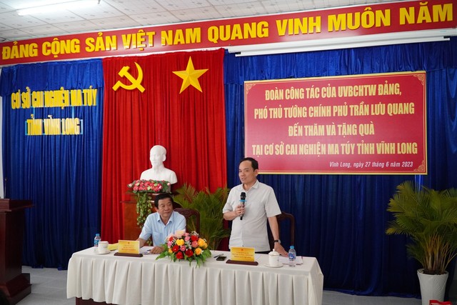 Phó thủ tướng Trần Lưu Quang thăm cơ sở cai nghiện Vĩnh Long - Ảnh 4.