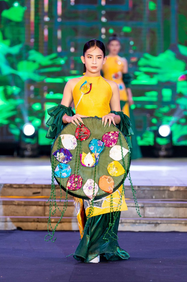 Người mẫu Việt Nam và Thái Lan diễn cùng sàn runway tại Thái - Ảnh 4.