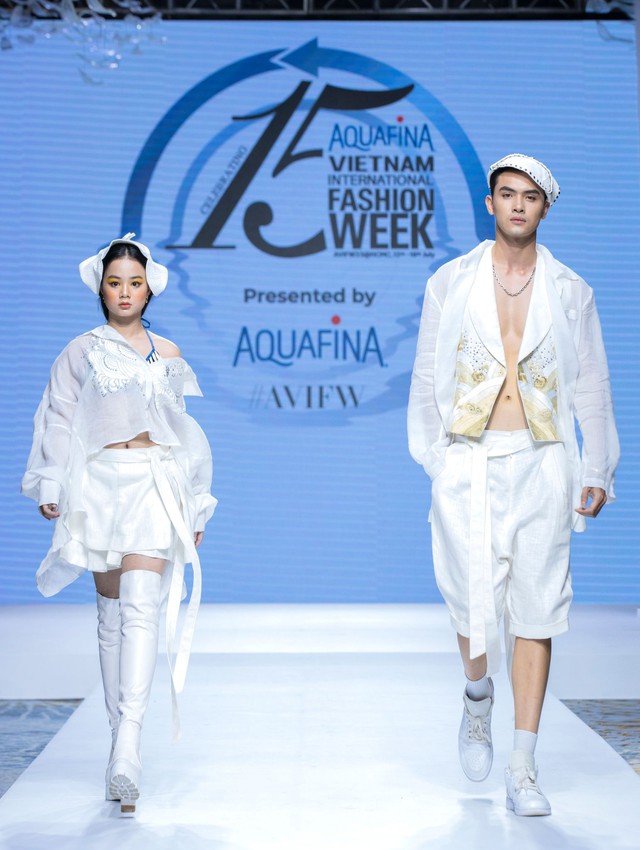 18 nhà thiết kế trong và ngoài nước tham gia trình diễn 'Vietnam International Fashion Week' 2023 - Ảnh 12.