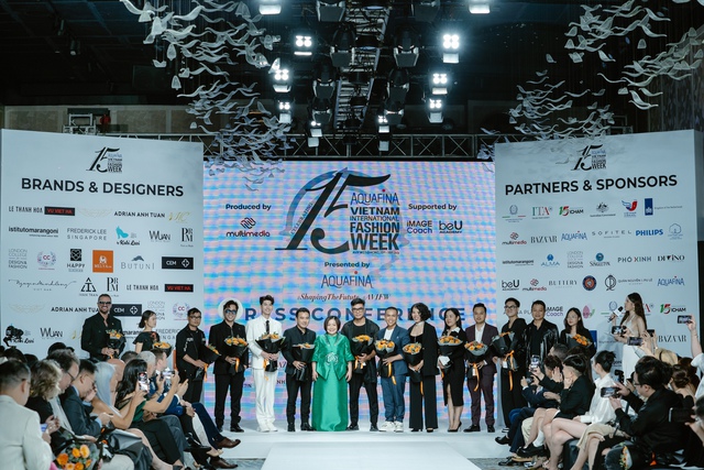 18 nhà thiết kế trong và ngoài nước tham gia trình diễn 'Vietnam International Fashion Week' 2023 - Ảnh 8.