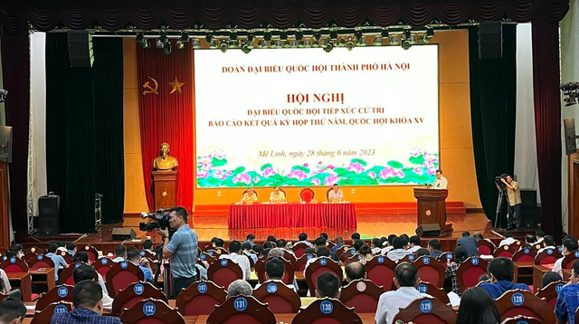 Chủ tịch Hà Nội: 'Thu giá dịch vụ mức sàn nhưng chi cái gì cũng cao nhất' - Ảnh 1.
