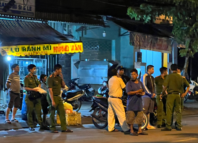 Người đàn ông tử vong trong đêm ở TP.Thủ Đức, thi thể không còn nguyên vẹn - Ảnh 2.