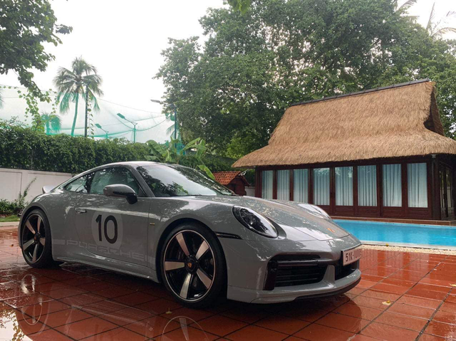 Cận cảnh Porsche 911 Sport Classis 'số sàn', giá 20 tỉ đồng tại Việt Nam  - Ảnh 9.