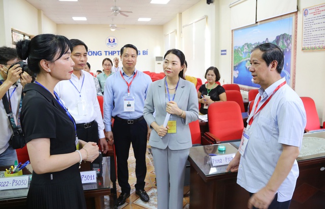 Bộ trưởng đánh giá cao công tác coi thi tại Quảng Ninh - Ảnh 2.
