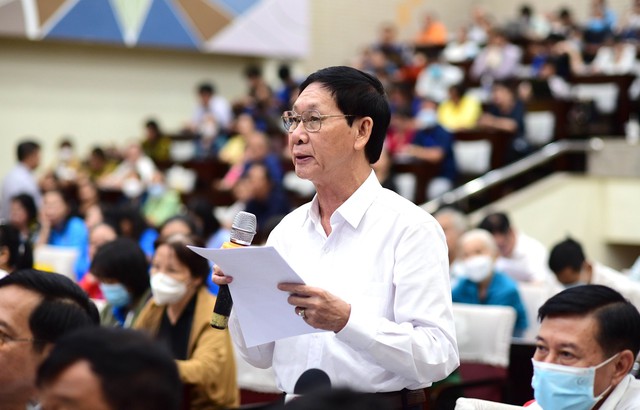 Chủ tịch Phan Văn Mãi: 'Nội công ngoại kích' khiến 6 tháng đầu của TP.HCM gặp khó - Ảnh 1.