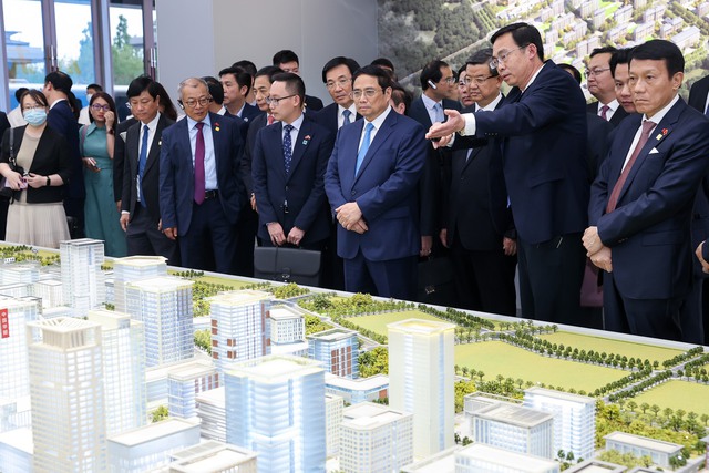 Thủ tướng thăm ‘thành phố trong mơ’ Hùng An của Trung Quốc - Ảnh 1. Thủ tướng thăm ‘thành phố trong mơ’ Hùng An của Trung Quốc - Ảnh 1.