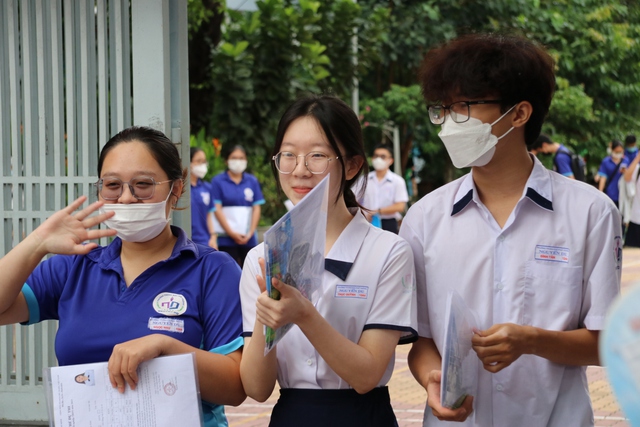 Sĩ tử hứng khởi ‘lên kế hoạch’ sau khi hoàn thành kỳ thi tốt nghiệp THPT - Ảnh 1.