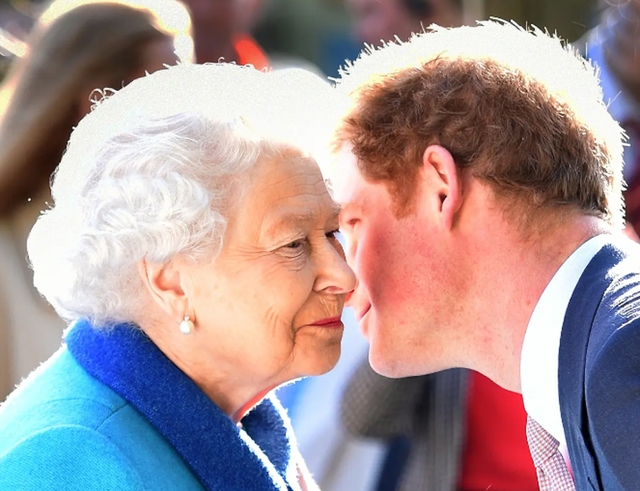 Hoàng tử Harry làm Nữ hoàng Elizabeth II buồn khổ trong những ngày cuối đời  - Ảnh 1.