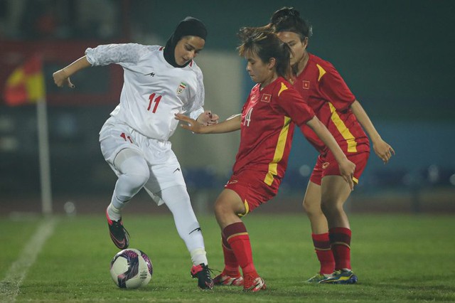 Vòng loại thứ 2 giải U.20 nữ châu Á 2024: U.20 Việt Nam đánh bại Iran - Ảnh 1.