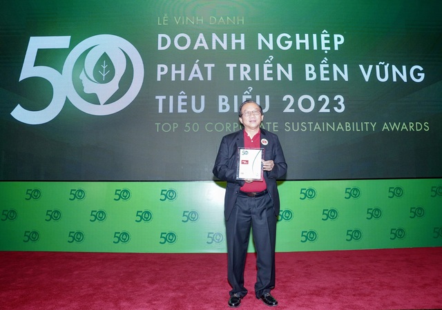 Vietjet nhận giải thưởng Top 50 doanh nghiệp phát triển bền vững tiêu biểu 2023 - Ảnh 2.
