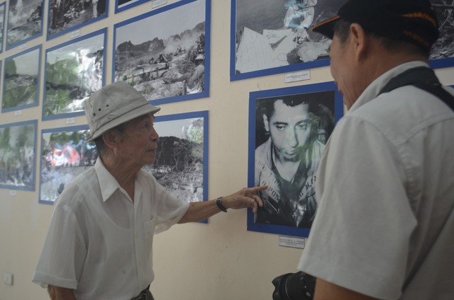Tiễn đưa nhà báo Nguyễn Công Vượng - người chụp bức ảnh lịch sử phi công Mỹ đầu tiên bị bắt sống tại VN

 - Ảnh 3.