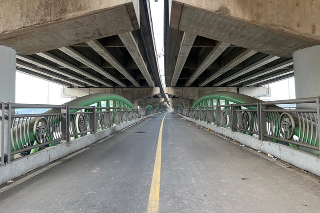 Cầu 65 tỉ đồng bị 'ế', Sở GTVT Hà Nội nói xây để 'đi trước đón đầu' - Ảnh 2.