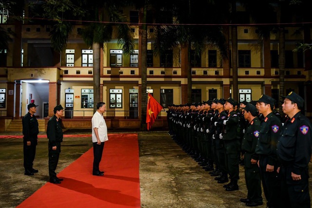 Trung đoàn CSCĐ Tây Nguyên báo cáo bộ trưởng việc truy bắt nhóm khủng bố ở ĐắkLắk - Ảnh 2.