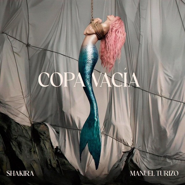 Shakira hóa người cá, tình tứ bên mỹ nam sinh năm 2000 trong MV mới - Ảnh 4.