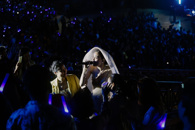 Hồ Ngọc Hà hát 'Love songs' đầy nội lực, mãn nhãn với hơn 2.000 khán giả  - Ảnh 12.