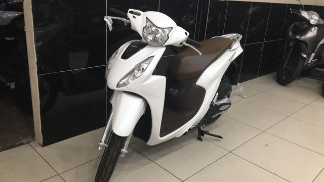 Đặt phanh trước trên xe máy bên tay phải sẽ an toàn hơn? - Ảnh 2. Đặt phanh trước trên xe máy bên tay phải sẽ an toàn hơn? - Ảnh 2.