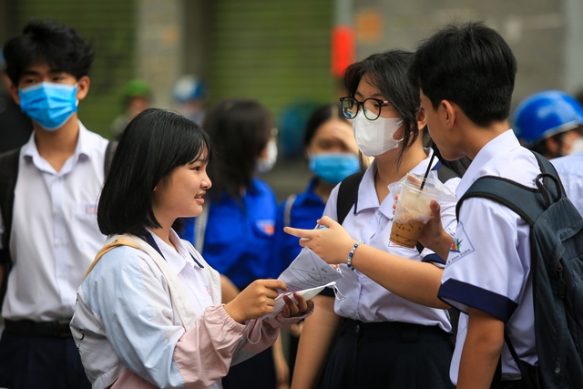 Báo Thanh Niên đăng gợi ý giải đề các môn thi tuyển sinh lớp 10 năm 2023 - Ảnh 3.