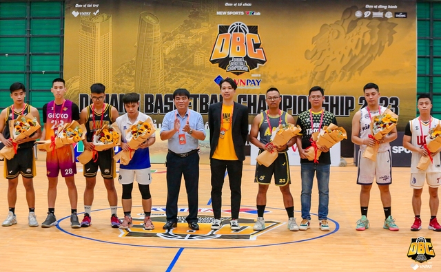 Thắng thuyết phục, đội 98's Basketball đăng quang giải bóng rổ vô địch Đà Nẵng - Ảnh 4.