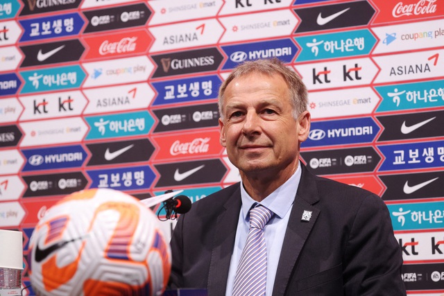 HLV Klinsmann triệu tập cầu thủ bị giam ở Trung Quốc vào đội tuyển Hàn Quốc - Ảnh 2.