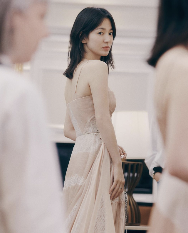 Động thái của Song Hye Kyo giữa lúc cảnh nóng trong phim cũ bị ‘đào’ lại - Ảnh 5.
