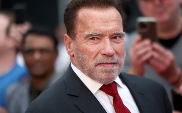 'Kẻ hủy diệt' Arnold Schwarzenegger nhìn nhận việc sờ soạng phụ nữ là sai - Ảnh 1.