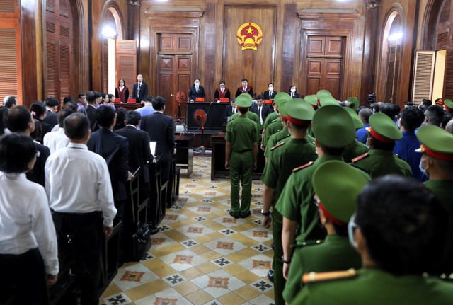 Cựu Phó cục trưởng Cục thuế TP.HCM Nguyễn Thị Bích Hạnh và 66 bị cáo hầu tòa - Ảnh 4.
