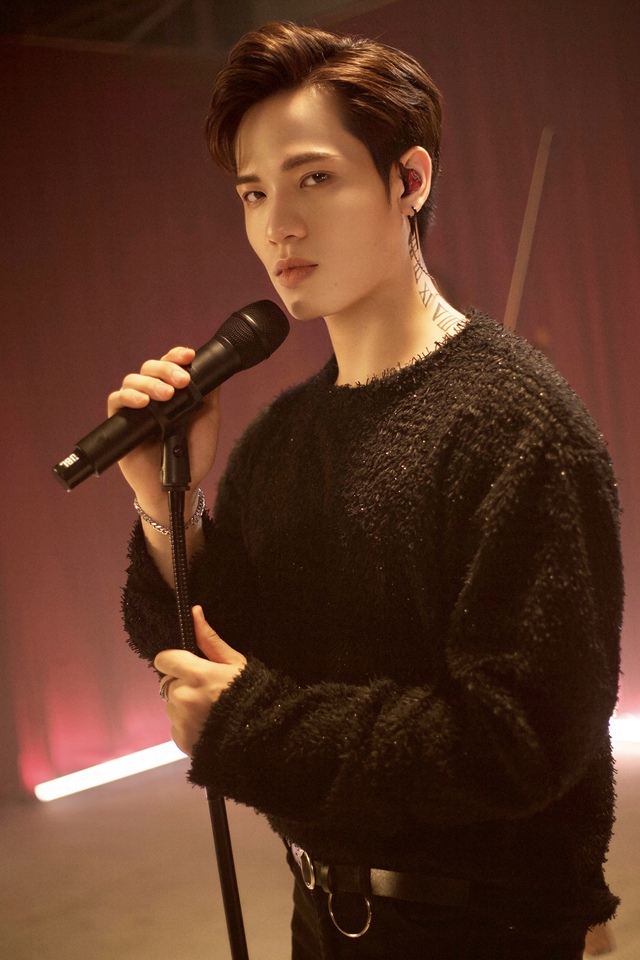 Ca sĩ Đăng Qu&acirc;n Pino n&oacute;i g&igrave; về tin đồn gi&agrave;u c&oacute;? - Ảnh 2.