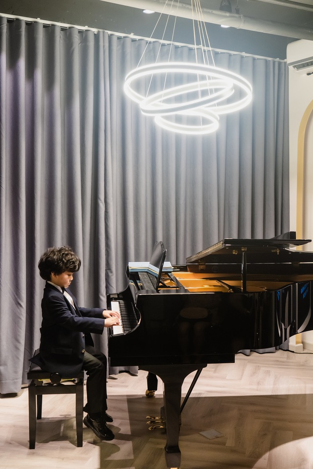 Nhạc sĩ Đặng Hữu Phúc làm giám khảo cuộc thi 'Piano quốc tế Grand Opus 2023' - Ảnh 1.