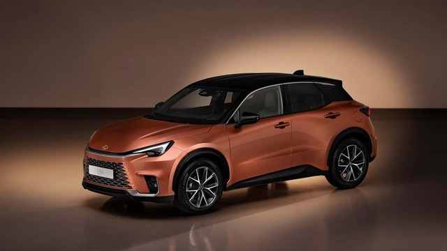 Lexus LBX 2024 vẫn dùng hệ thống treo rẻ tiền dù là xe sang - Ảnh 1. Lexus LBX 2024 vẫn dùng hệ thống treo rẻ tiền dù là xe sang - Ảnh 1.