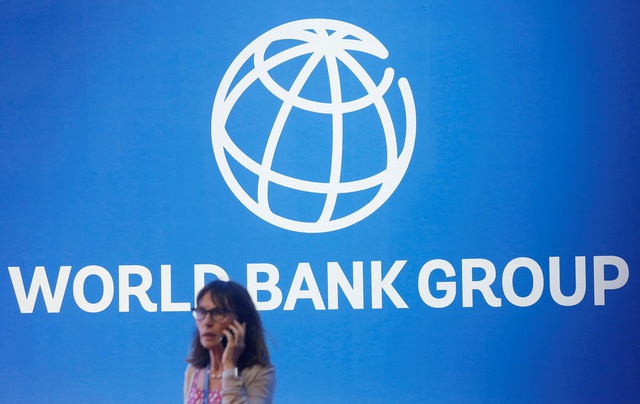 WB nâng triển vọng tăng trưởng năm nay, cắt giảm mức dự báo năm 2024 - Ảnh 1. WB nâng triển vọng tăng trưởng năm nay, cắt giảm mức dự báo năm 2024 - Ảnh 1.