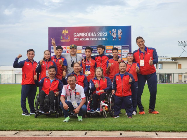 Xếp hạng huy chương ASEAN Para Games 12: Đoàn Việt Nam thi đấu bùng nổ - Ảnh 2.