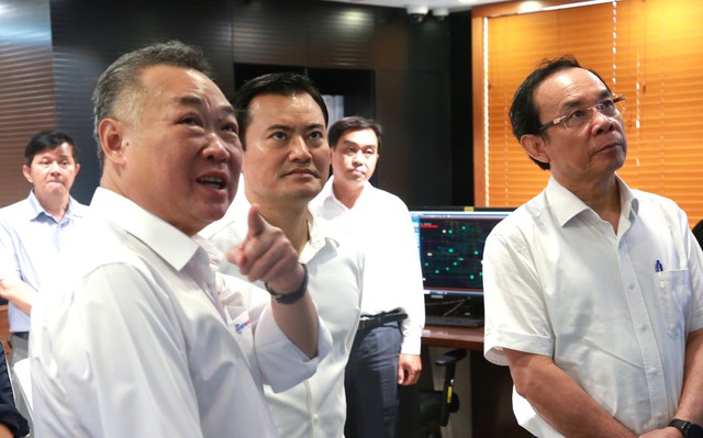 Bí thư Thành ủy Nguyễn Văn Nên đánh giá cao đổi mới sáng tạo của ngành điện  - Ảnh 5.