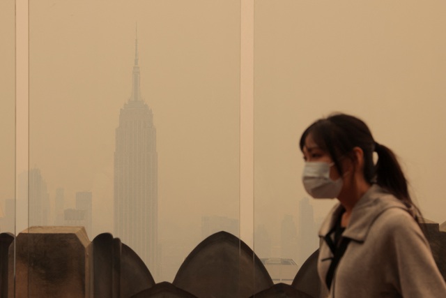 Bầu trời New York đổi màu vàng, ô nhiễm nhất thế giới do cháy rừng Canada - Ảnh 10.