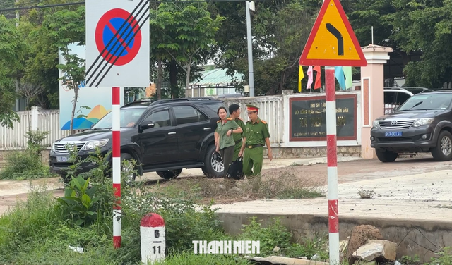 Bình Thuận: Bắt giam  cựu chủ tịch UBND và kế toán trưởng xã Tiến Thành - Ảnh 2.