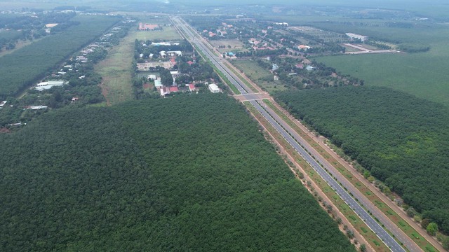 Đưa gần 1.600 ha đất vùng phụ cận dự án giao thông vào kế hoạch đấu giá - Ảnh 1.