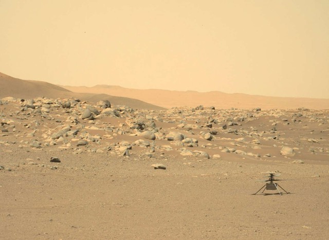 Trực thăng NASA ở sao Hỏa 'gọi' về trái đất sau 2 tháng mất liên lạc - Ảnh 1.