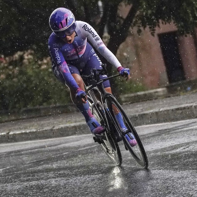 Gặp thử thách lớn, Nguyễn Thị Thật vẫn không bỏ cuộc ở Giro d'Italia Donne   - Ảnh 2.