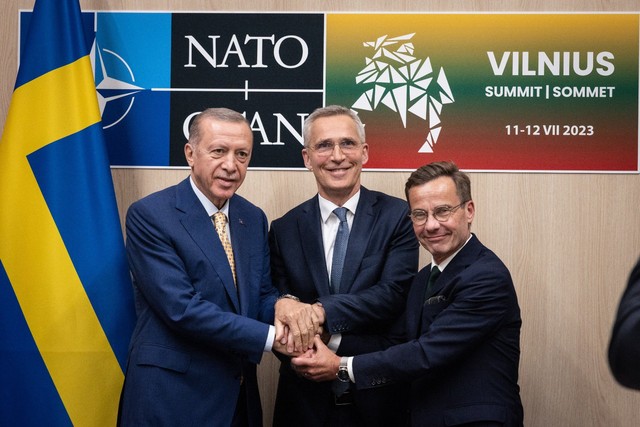 Thổ Nhĩ Kỳ đồng ý để Thụy Điển gia nhập NATO - Ảnh 1.