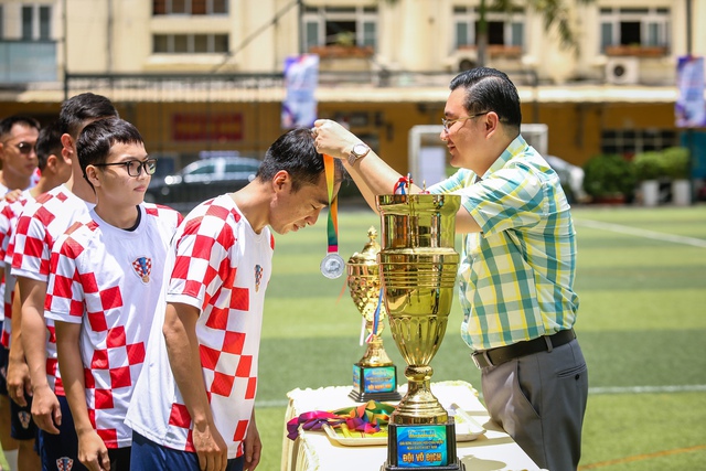 Đội GOODCHARME giành chức vô địch Giải bóng đá giao hữu Báo Thanh Niên - Ảnh 17.
