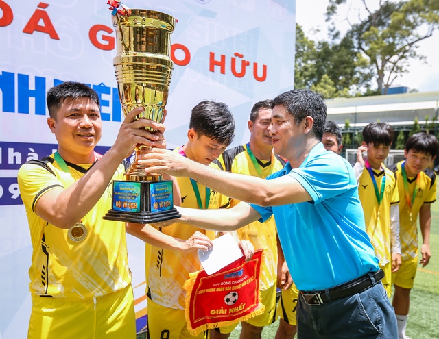 Đội GOODCHARME giành chức vô địch Giải bóng đá giao hữu Báo Thanh Niên - Ảnh 20.