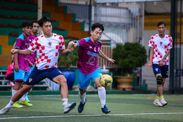 Đội GOODCHARME giành chức vô địch Giải bóng đá giao hữu Báo Thanh Niên - Ảnh 5.