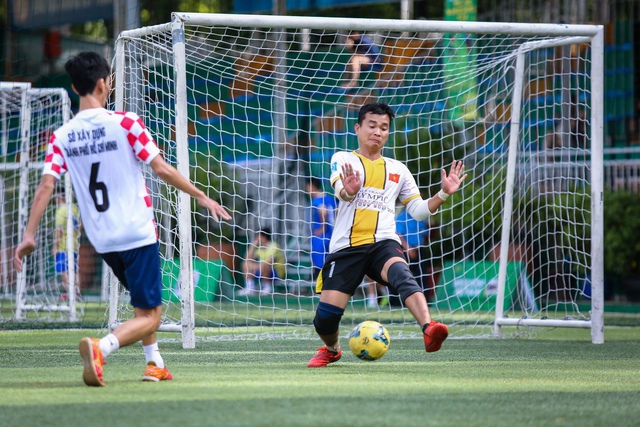 Đội GOODCHARME giành chức vô địch Giải bóng đá giao hữu Báo Thanh Niên - Ảnh 4.