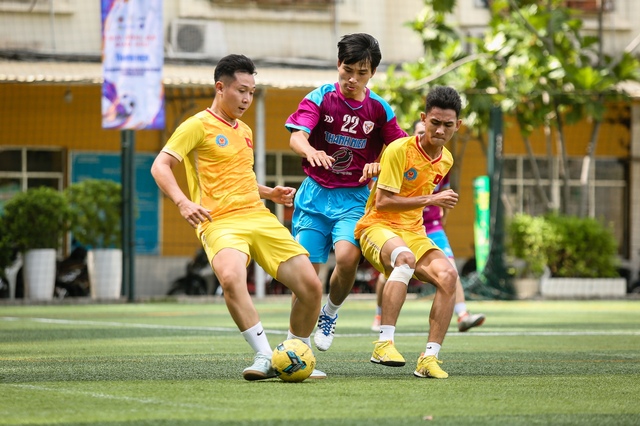 Đội GOODCHARME giành chức vô địch Giải bóng đá giao hữu Báo Thanh Niên - Ảnh 11.