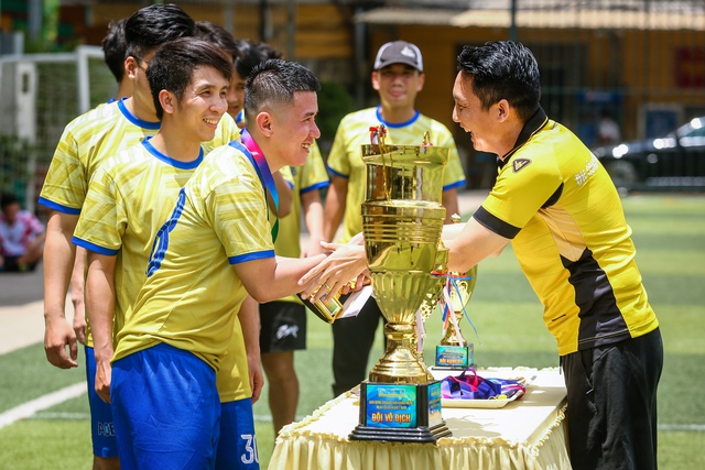 Đội GOODCHARME giành chức vô địch Giải bóng đá giao hữu Báo Thanh Niên - Ảnh 15.