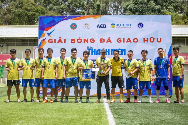 Đội GOODCHARME giành chức vô địch Giải bóng đá giao hữu Báo Thanh Niên - Ảnh 16.