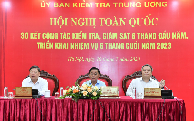 Ông Trần Cẩm Tú: 'Xử lý nghiêm các vụ Công ty AIC, Vạn Thịnh Phát' - Ảnh 2.