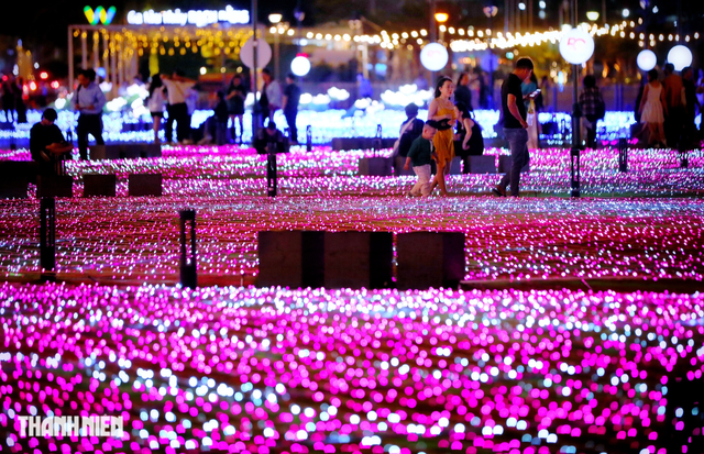 500.000 bóng đèn LED thắp sáng bờ tây sông Hàn - Đà Nẵng   - Ảnh 2.