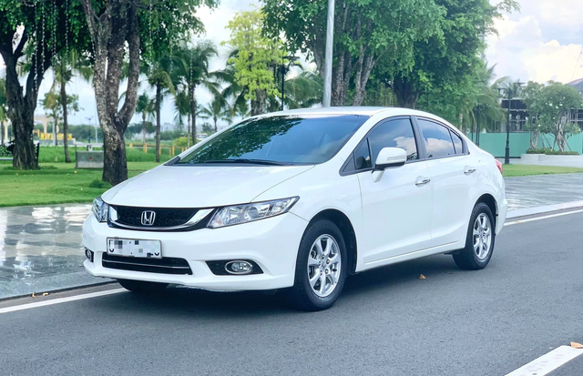 Honda Civic 2013 - chiếc sedan bị người Việt lãng quên   - Ảnh 1.